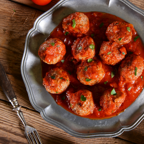 Rundergehaktballetjes in tomatensaus